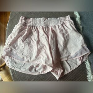 Lululemon Hotty Hot Low-rise lined short 4”